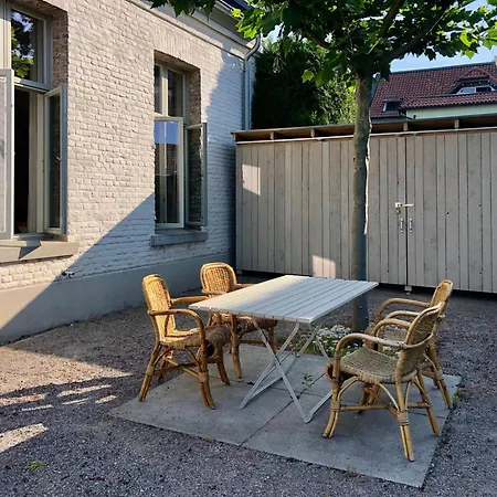 Apartament Kueckstege1 Vintage Design In Historischer Schule Kalkar